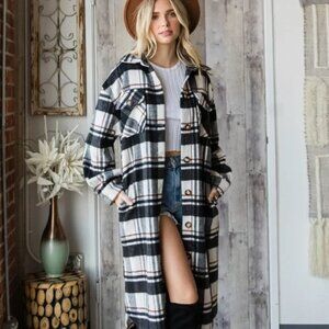 Veveret Long plaid coat with pockets - size medium
